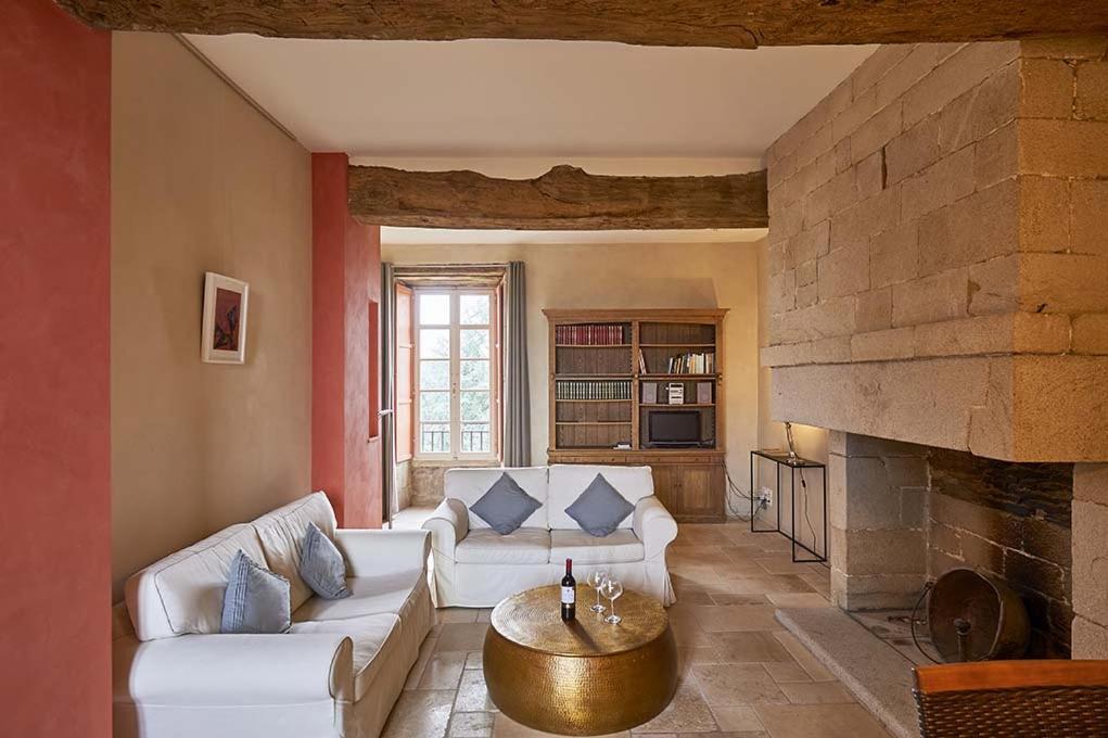 Gite Le Logis - Manoir Le Plessix Madeuc Corseul Exterior foto